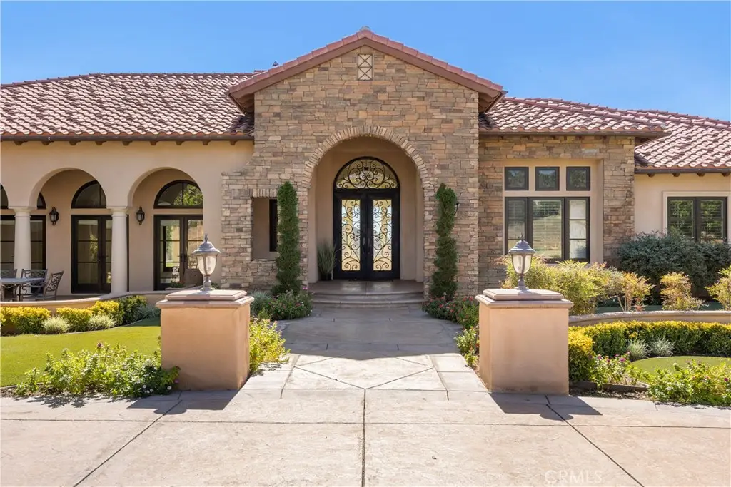 10727 W Stallion Ranch Road, Shadow Hills, CA 91040 - Image #1