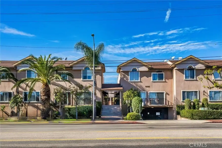 6525 Woodman Avenue #11, Valley Glen, CA 91401 - Image #3