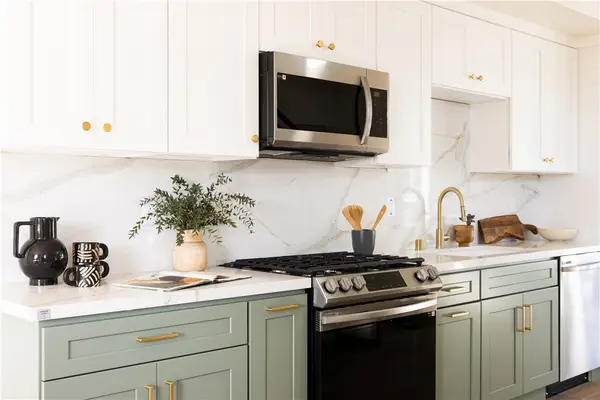 5443 Blackwelder, Los Angeles, CA 90016