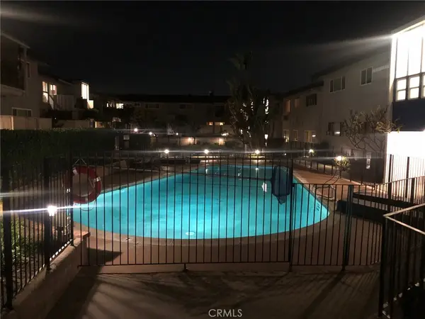 6301 Coldwater Canyon #27, North Hollywood, CA 91606