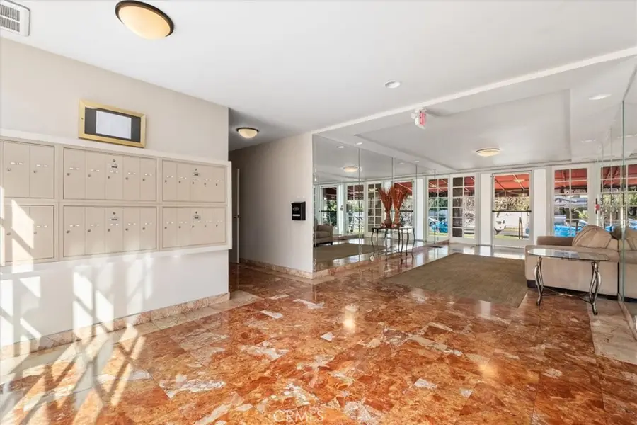 4487 Colbath, Sherman Oaks, CA 91423 - Image #2