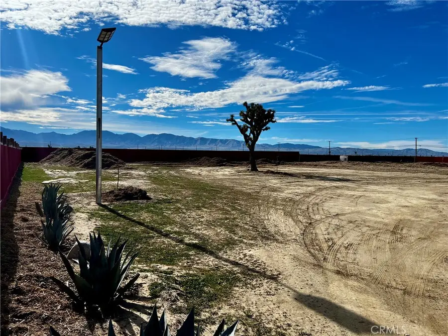 171 Ste Vic Avenue Q2, Palmdale, CA 93591 - Image #2