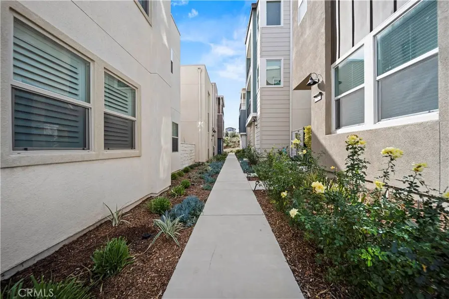 27422 Pioneer Court, Valencia, CA 91381 - #3