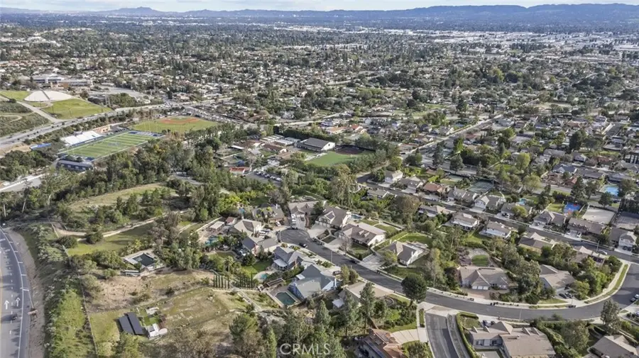 11101 Eton Avenue, Chatsworth, CA 91311 - Image #3