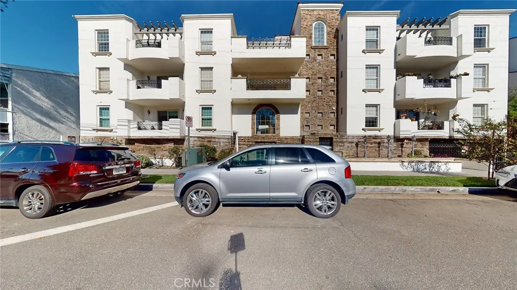 12407 Moorpark #301, Studio City, CA 91604 - #1