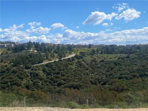 4 Coya Trail, Chatsworth, CA 91311