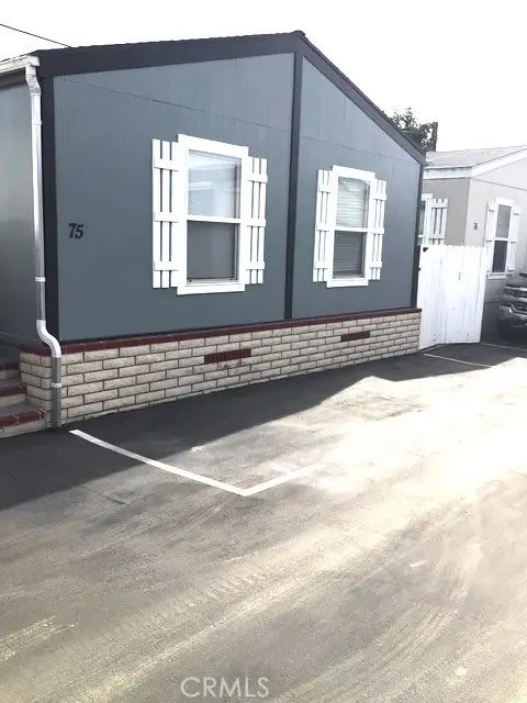 7560 Woodman #75, Van Nuys, CA 91405