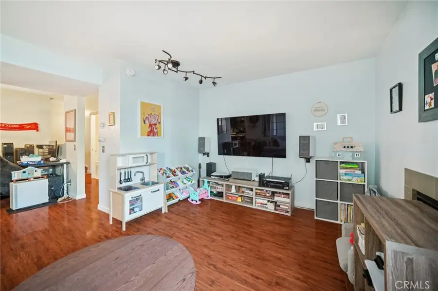 20155 Keswick Street #112, Winnetka, CA 91306 - Image #2