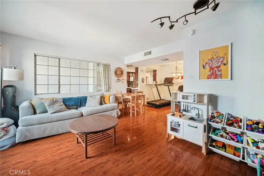 20155 Keswick Street #112, Winnetka, CA 91306 - Image #3