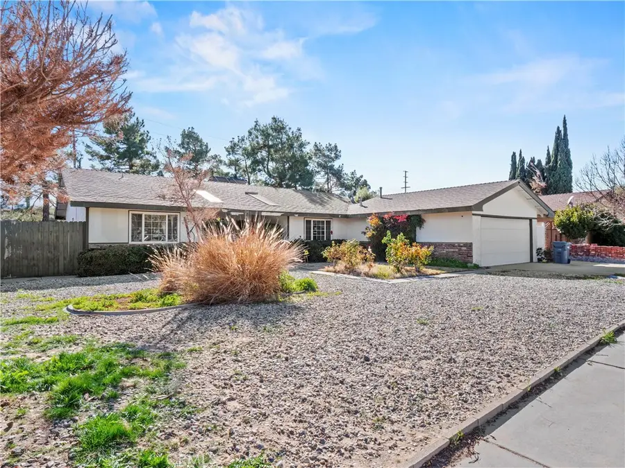 556 Callet, Palmdale, CA 93551 - Image #2