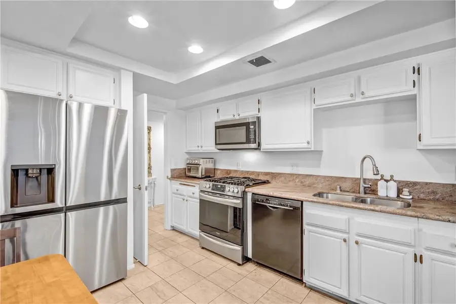 15335 Magnolia #215, Sherman Oaks, CA 91403 - #2