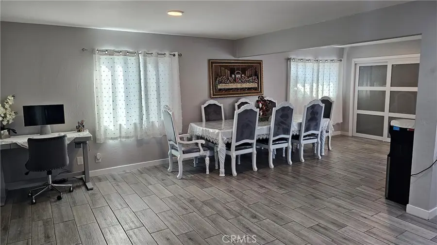 3205 Durrwood, Bakersfield, CA 93304 - #3