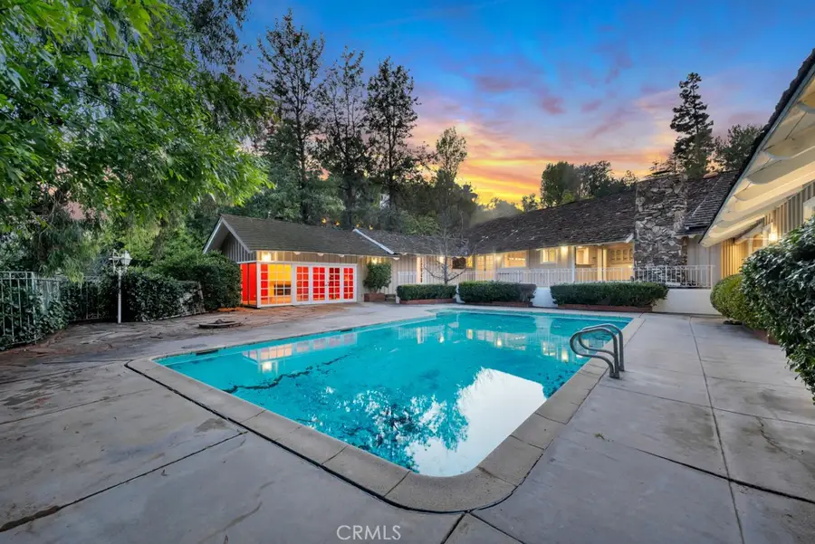 4809 Queen Victoria Road, Woodland Hills, CA 91364 - #3