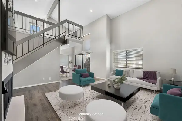 18445 Hatteras #403, Tarzana, CA 91356