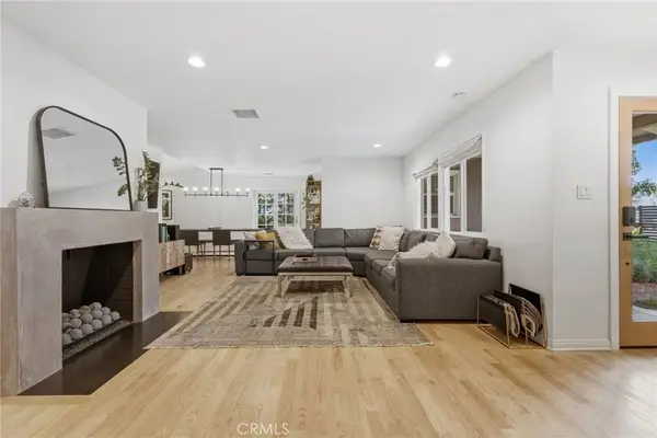 5208 Woodman, Van Nuys, CA 91401