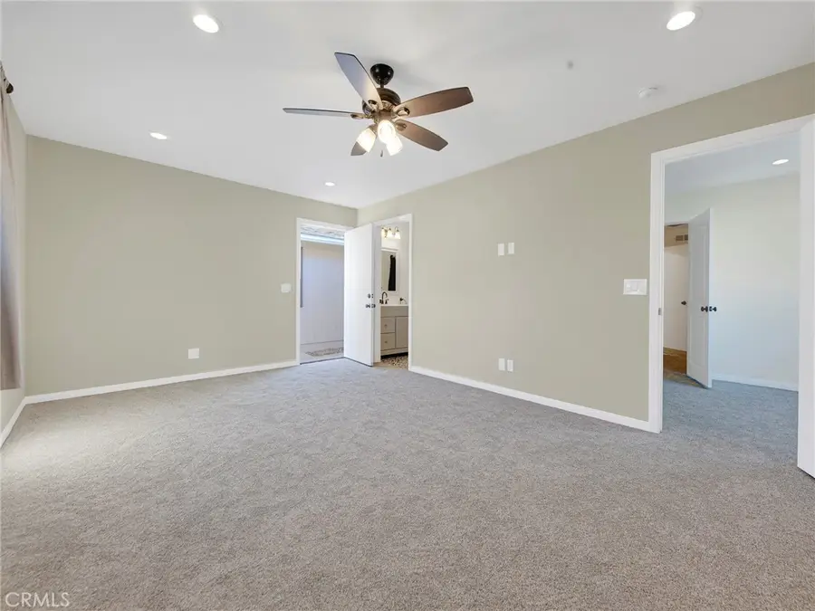 6215 Glide Avenue, Woodland Hills, CA 91367 - #3