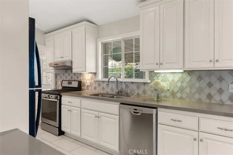 18817 Stagg Street, Reseda, CA 91335 - #3