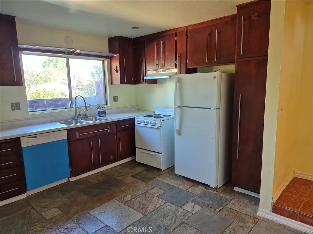 7320 E10 Lennox Avenue, Van Nuys, CA 91405 - #1