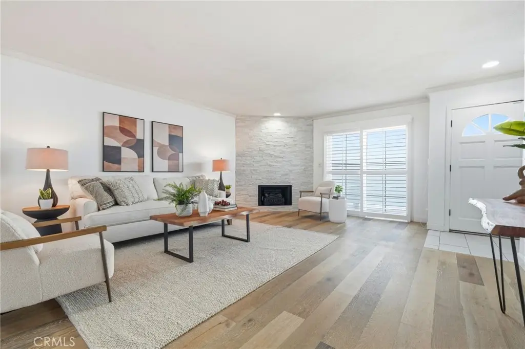 7304 Balboa #C, Lake Balboa, CA 91406 - #1