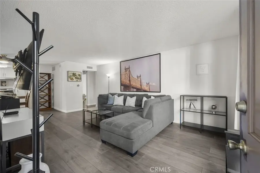 18555 Collins Street #C18, Tarzana, CA 91356 - #2