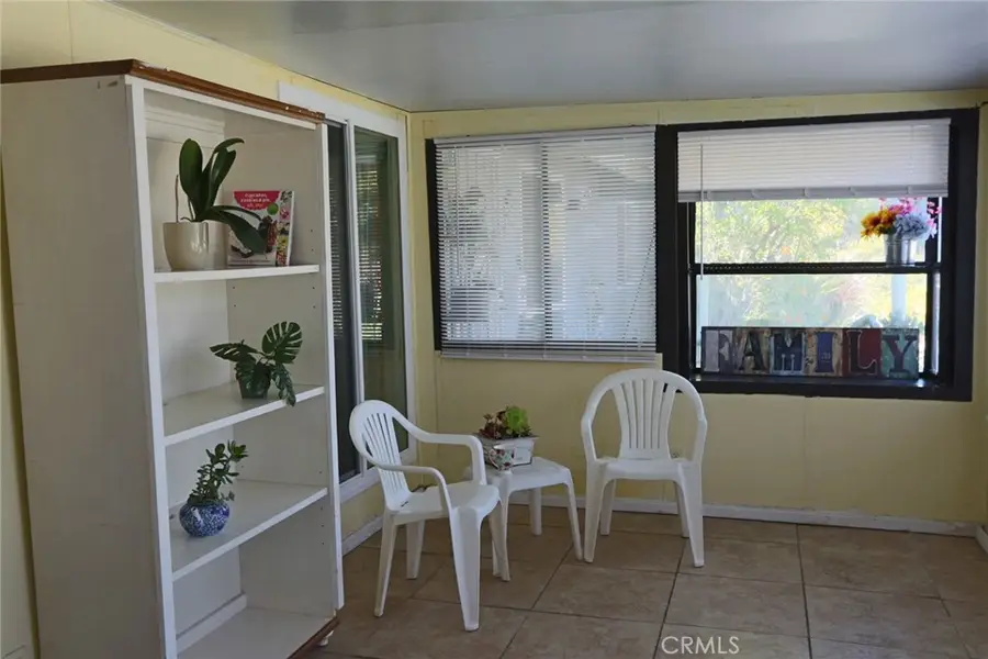19208 Avenue Of The Oaks #J, Newhall, CA 91321 - #3