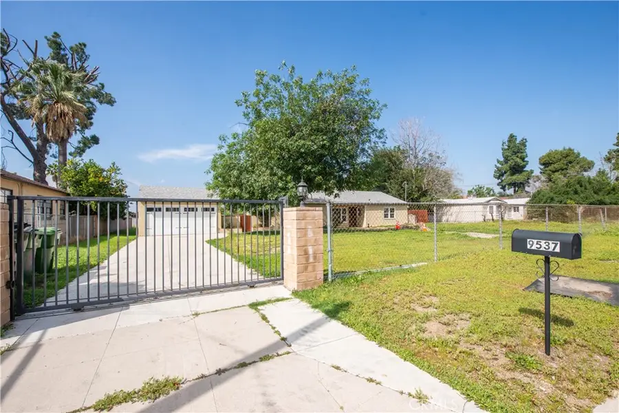 9537 Lemona, North Hills, CA 91343 - #2