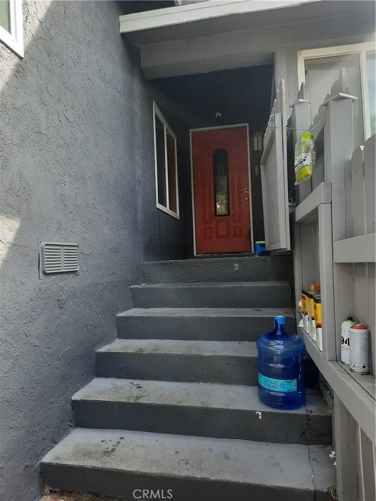 2066 El Moran Street E, Los Angeles, CA 90039 - #2