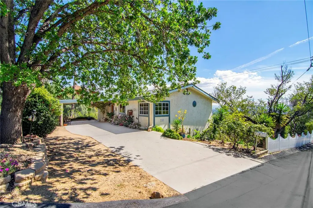 7158 Leota, Canoga Park, CA 91304 - #1