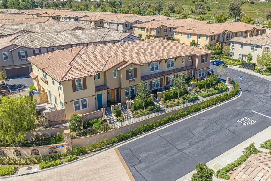 28706 Jardineras Dr, Valencia, CA 91354 - #2