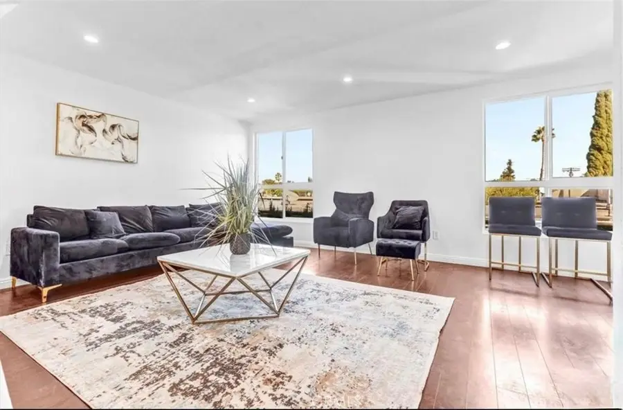 6155 Reseda Blvd #4, Tarzana, CA 91335 - #2