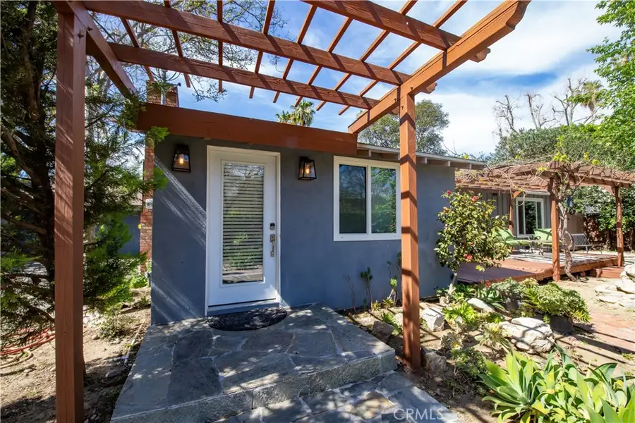 7447 Enfield, Reseda, CA 91335 - #3