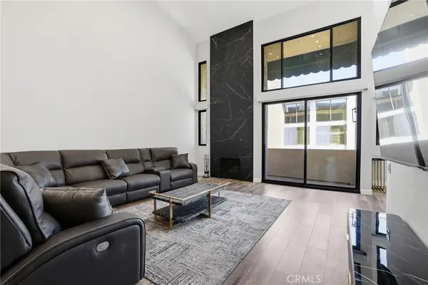 5310 Zelzah Avenue #302, Encino, CA 91316