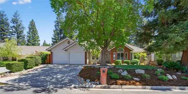 10130 N Heather Drive, Fresno, CA 93720