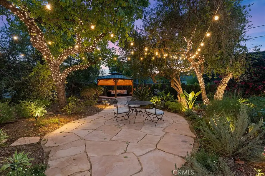 5319 Penfield Avenue, Woodland Hills, CA 91364 - #2