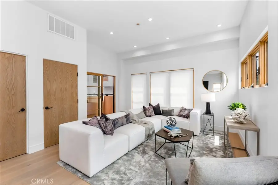 1035 N Vista Street, West Hollywood, CA 90046 - #2