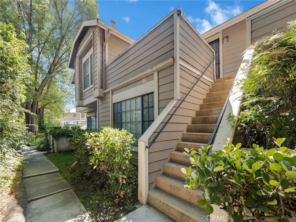 11350 Foothill Boulevard #15, Sylmar, CA 91342 - #1