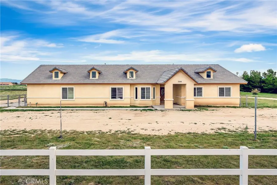 7306 W Avenue A8, Lancaster, CA 93536 - #2