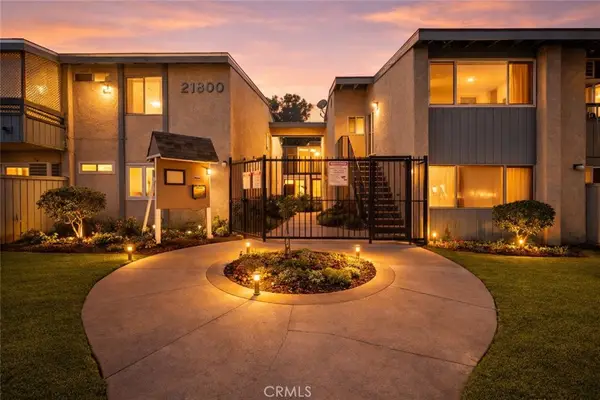 21800 Schoenborn Street #215, Canoga Park, CA 91304