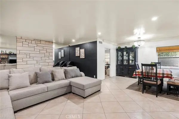 9253 Hayvenhurst Avenue, North Hills, CA 91343