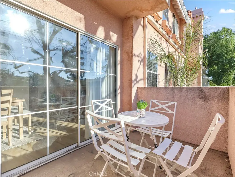 7320 Balboa Boulevard #102, Lake Balboa, CA 91406 - #3