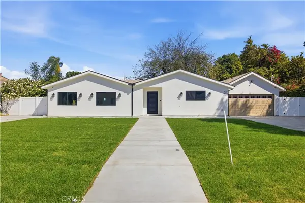 8542 De Celis Pl, North Hills, CA 91343