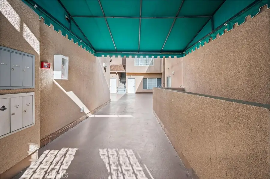 5620 Yolanda Avenue #111, Tarzana, CA 91356 - #3