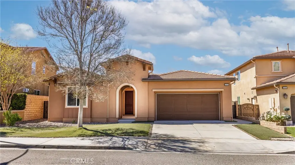 19122 Graham, Saugus, CA 91350 - #1