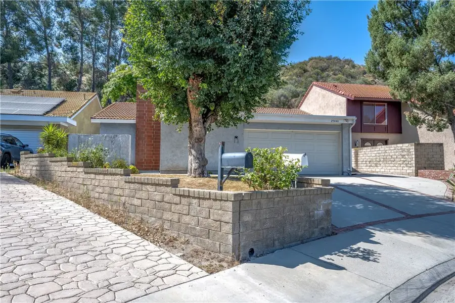27440 Annette Jo Circle, Saugus, CA 91350 - #2