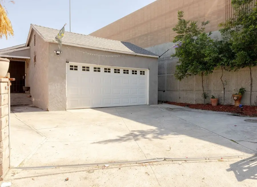 13360 Kelowna, Arleta, CA 91331 - #2