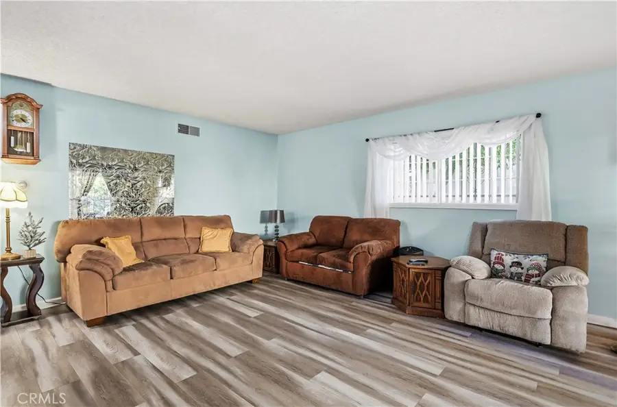 11474 Gladstone, Sylmar, CA 91342 - #3