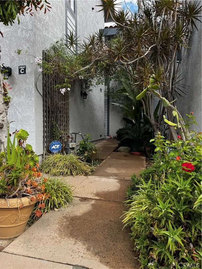 20607 Roscoe Blvd #C, Winnetka, CA 91306 - #3