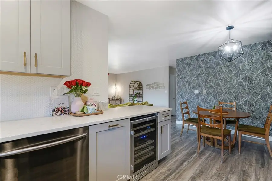 5232 Corteen Pl #17, Valley Village, CA 91607 - #2