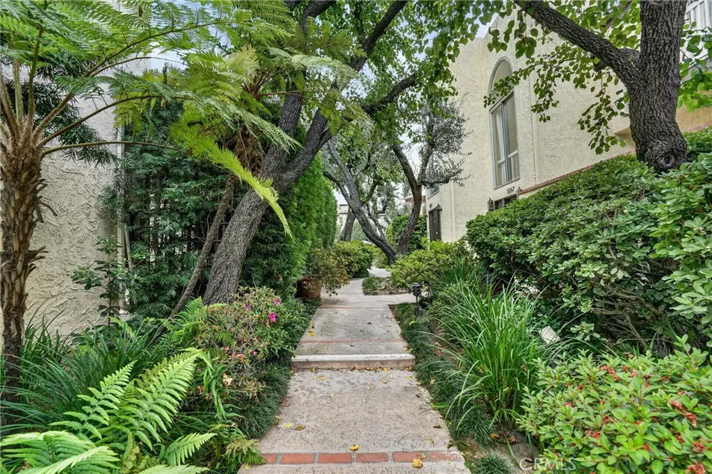 5267 Coldwater Canyon Ave #B, Sherman Oaks, CA 91401 - #1