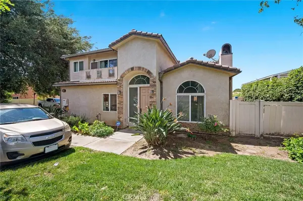 14661 Oak Road, Sylmar, CA 91342